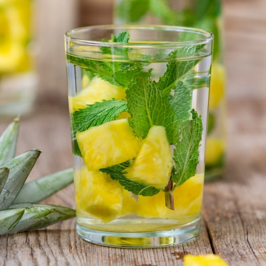 Një mrekulli për shëndetin, pini ujë me ananas