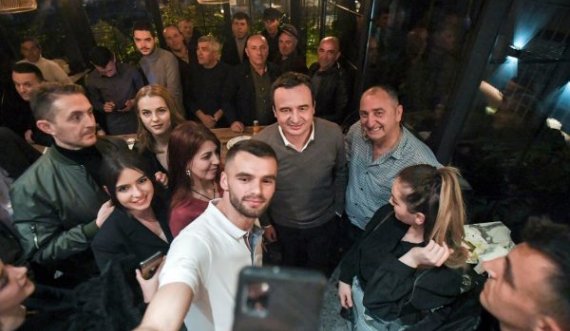 Kurti me VV’në e Prishtinës hapin zgjedhjet e brendshme në kafiteri