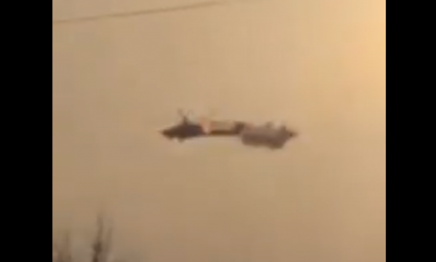 Preciziteti i armëve perëndimore: Pamje kur qëllohet dhe rrëzohet helikopteri rus në Ukrainë