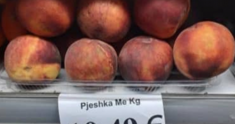 Harrojini specat e djegëst, çmimi i pjeshkave shkon në 10 euro!
