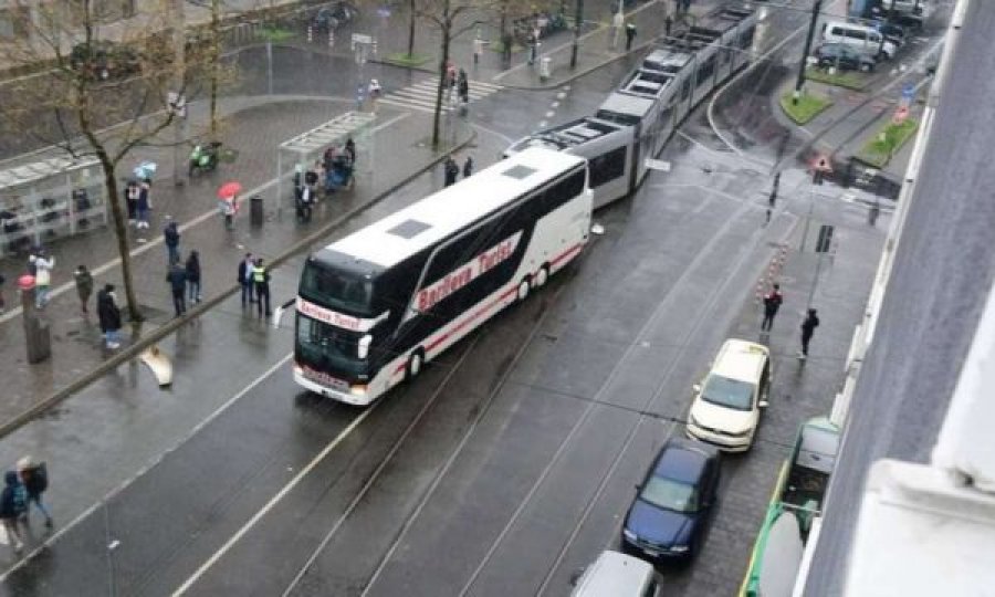 Autobusi nga Kosova aksidentohet në Gjermani, përplaset me një tramvaj