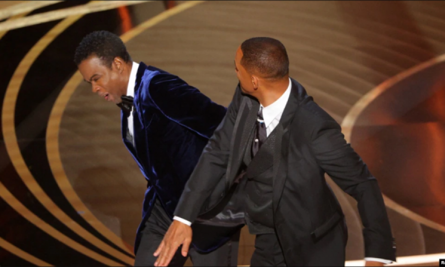 Will Smith merr vendimin e papritur për “Oscars”, pasi goditi me shuplakë komedianin Chris Rock