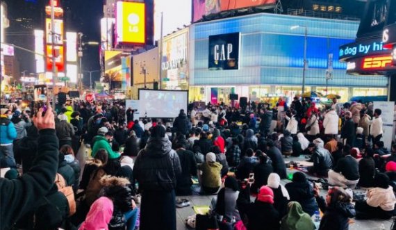 Për herë të parë falet namazi i taravive në sheshin kryesor të New Yorkut