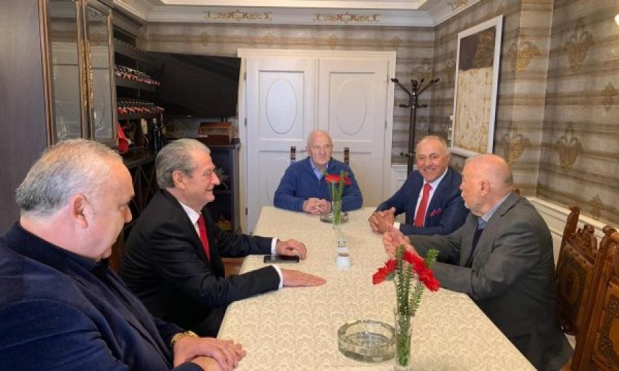 Ish-at e rajonit janë bërë bashkë sot