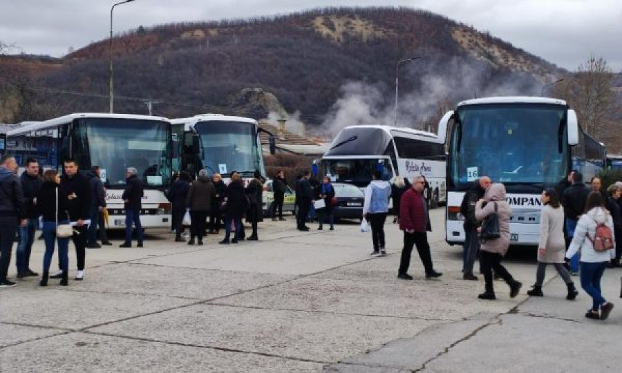 Mediat serbe raportojnë për kontrolle policore të autobusëve