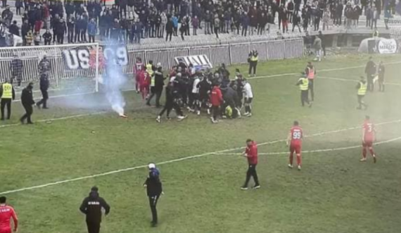 Raporton edhe mediumi maqedonas: Video shokuese nga Kosova, portieri goditet brutalisht në mes të lojës
