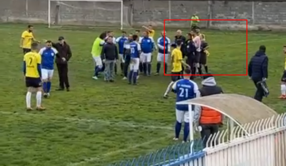 Dhunë pati  edhe në Ligën e Tretë të futbollit në Kosovë, futbollistët sulmuan gjyqtarin