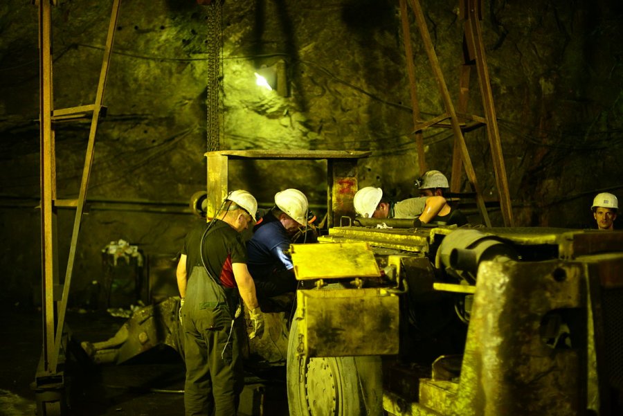 Të nderuar prijës të shtetit të Kosovës mos i harroni mineralet e minierat e Kamenicës, janë pasuri e madhe e Kosovës dhe jo e Serbisë!
