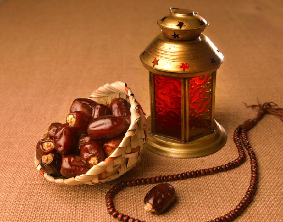Këshilla ushqimore për t’ju mbajtur të shëndetshëm gjatë muajit të shenjtë të Ramazanit