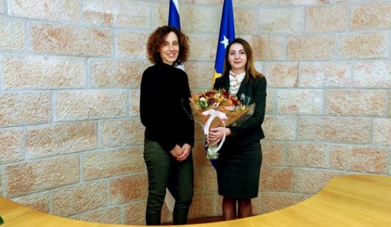 Ambasadorja e Izraelit sot në Kosovë, takohet me kryekuvendarin Konjuca