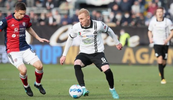 Futbollisti ukrainas: Babai im po mban armë