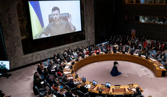 Zelenskiy prezanton në OKB një video të krimeve të ushtrisë ruse