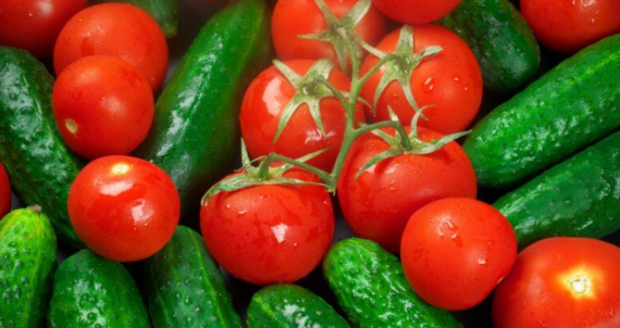 Si të kontrolloni në 9 sekonda nëse një domate apo një kastravec është me kimikate?