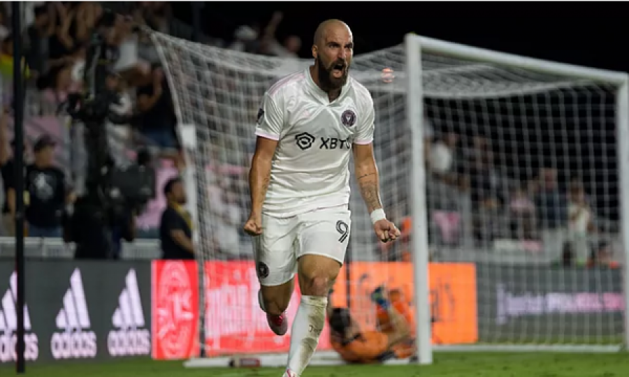 Higuain demanton babain e tij: Do vazhdoj të luaj