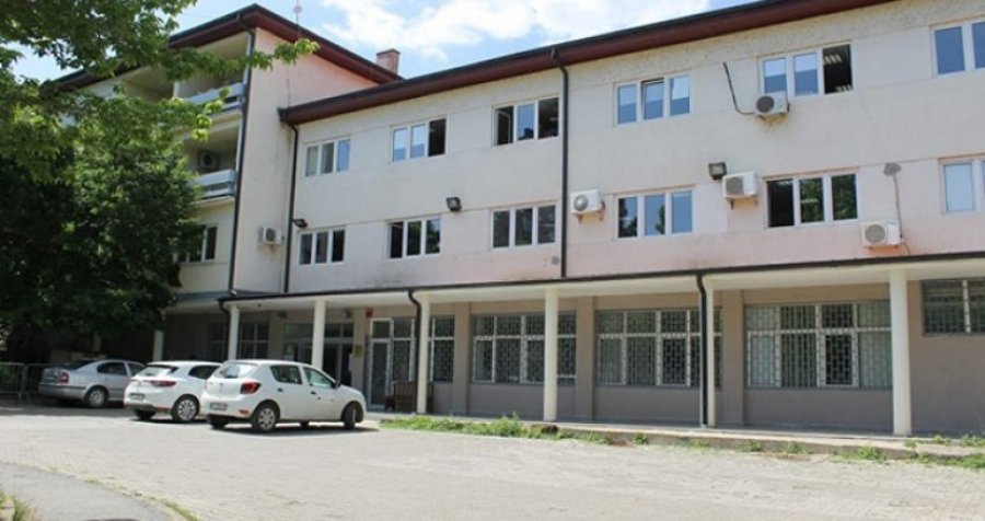 Rikthehen në punë gjyqtarët serbë në Themeloren e Mitrovicës
