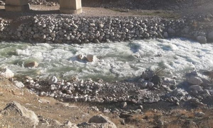 Topi gjendet 20 kilometra larg fshatit, ende asnjë gjurmë të trupit të 10-vjeçarit