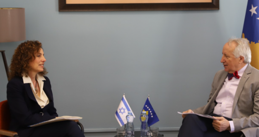 Latifi takohet me ambasadoren izraelite, thotë se e ka një plan për transformimin e shëndetësisë