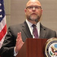 Ambasadori amerikan Hovenier viziton Mitrovicën e Veriut