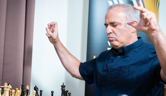 Kasparov: Jemi një hap larg Luftës së Tretë Botërore