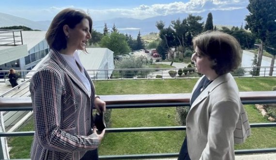 Gërvalla i thotë ministres austriake se njohja nga pesëshja e BE-së e rrit sigurinë e Ballkanit