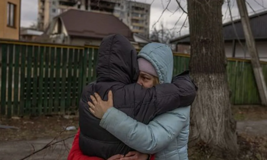 Grimerja e identifikon një viktimë në Bucha nga thonjtë e saj të lyer