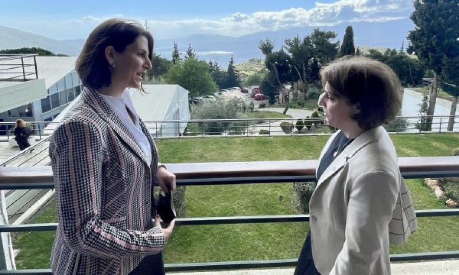 Gërvalla i thotë ministres austriake se njohja nga pesëshja e BE-së e rrit sigurinë e Ballkanit