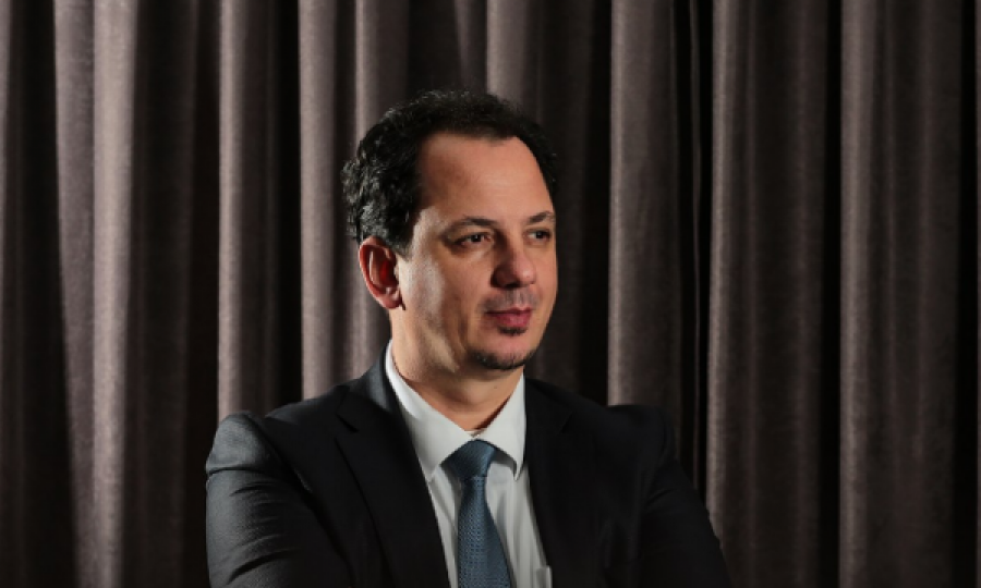 Deklarohet deputeti që e ndërroi mbiemrin: E hoqa prefiksin turk, në marrëveshje me familjen