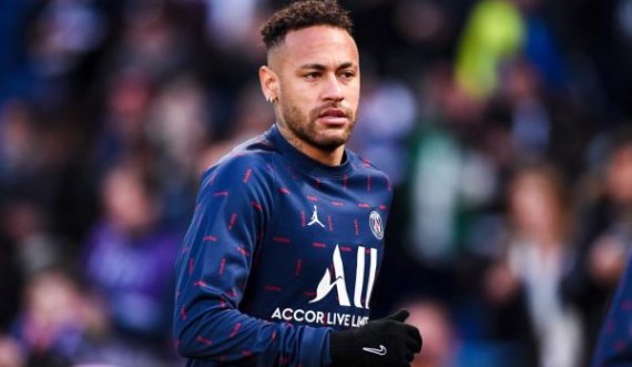 Neymar refuzon të largohet nga PSG-ja