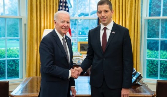 Në vlugun e zhvillimeve globale, Gjuriq arrin të futet në Shtëpinë e Bardhë, takon presidentin Biden