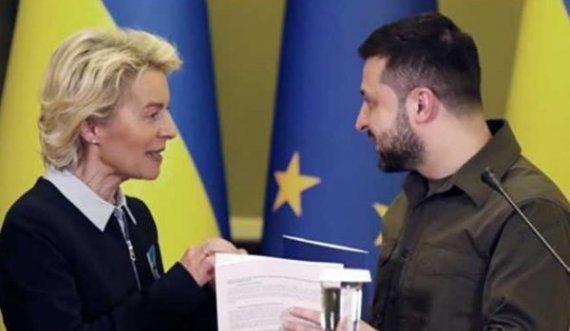 “Në këtë zarf është fillimi i rrugëtimit tuaj drejt BE’së”, Von der Leyen ia dorëzon pyetësorin e anëtarësimit Zelenskyt