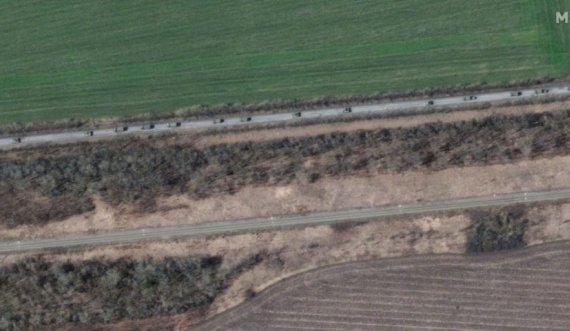 Autokolona ruse i drejtohet lindjes së Ukrainës