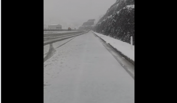 Borë në Prill, duhet të keni kujdes gjatë udhëtimit Kosovë- Shqipëri