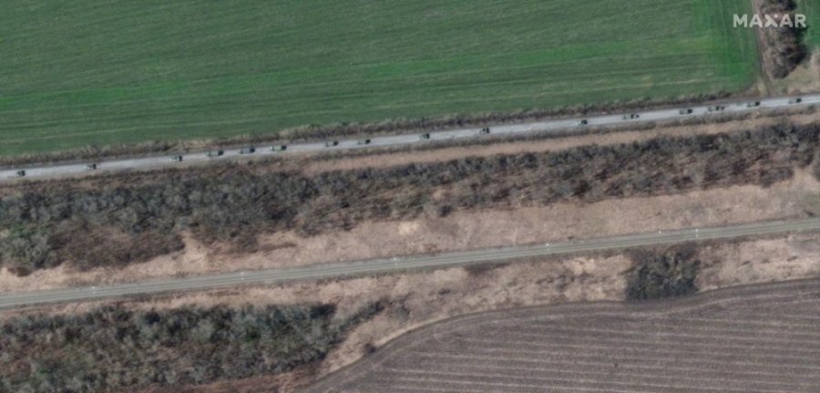 Autokolona ruse i drejtohet lindjes së Ukrainës