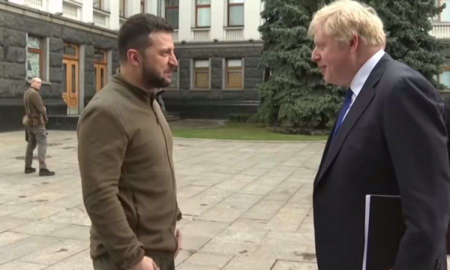 Johnson ua ftofi të gjithëve, zbarkoi në Ukrainë