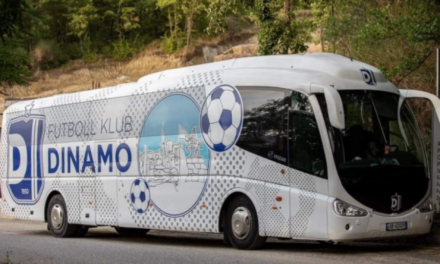 Ndodh edhe kjo: Shoferi shqiptar merr autobusin e klubit dhe lë futbollistët