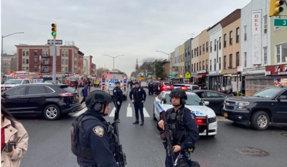 Disa të plagosur në një metro në New York