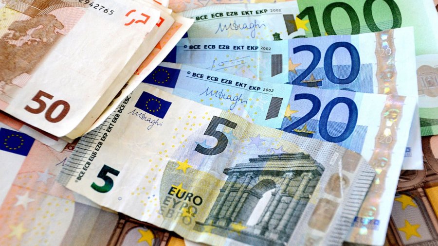Grabitje e armatosur në Zubin Potok, hajnat vodhën rreth 7 mijë euro dhe 10 milionë dinarë