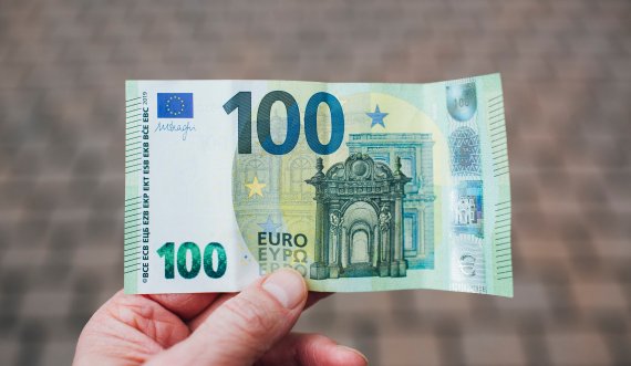 100 eurot shtesë për muajin prill, kur dhe si do të mund t’i merrni?