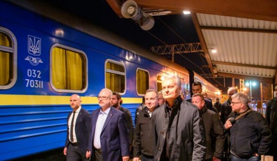 Katër presidentë perëndimorë mbërrijnë në Kiev, takim me Zelenskyn