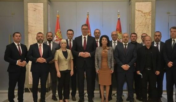 Departamenti i Shtetit: Serbia vazhdon të operojë me strukturat e saj paralele në Kosovë