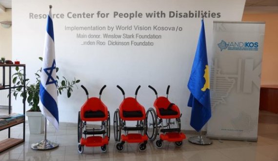 Izraeli dhuron 93 karroca për Shoqatën e Paraplegjikëve dhe Paralizës së Fëmijëve të Kosovës