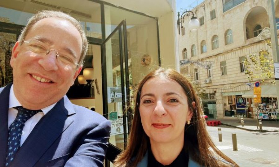 E ngarkuara me punë në ambasadën e Kosovës në Izrael takon ambasadorin amerikan në Jerusalem