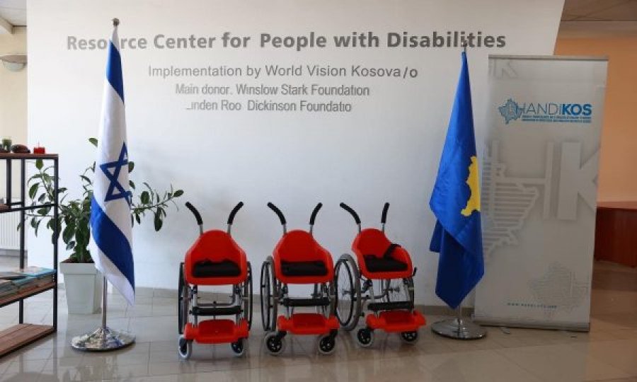 Izraeli dhuron 93 karroca për Shoqatën e Paraplegjikëve dhe Paralizës së Fëmijëve të Kosovës