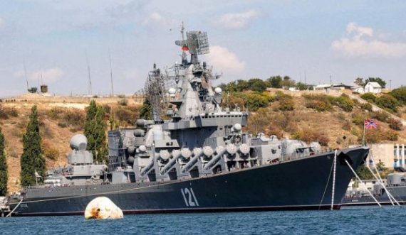 Ekspertët tregojnë se çfarë mund të kishte brenda anija ruse që e fundosën ukrainasit