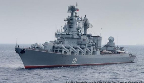 Fundosja e anijes ruse “Moskva” – u godit nga Ukraina, apo u fundos nga zjarri?