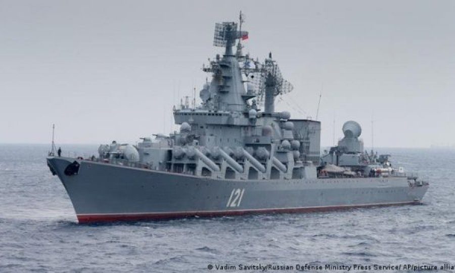 Fundosja e anijes ruse “Moskva” – u godit nga Ukraina, apo u fundos nga zjarri?
