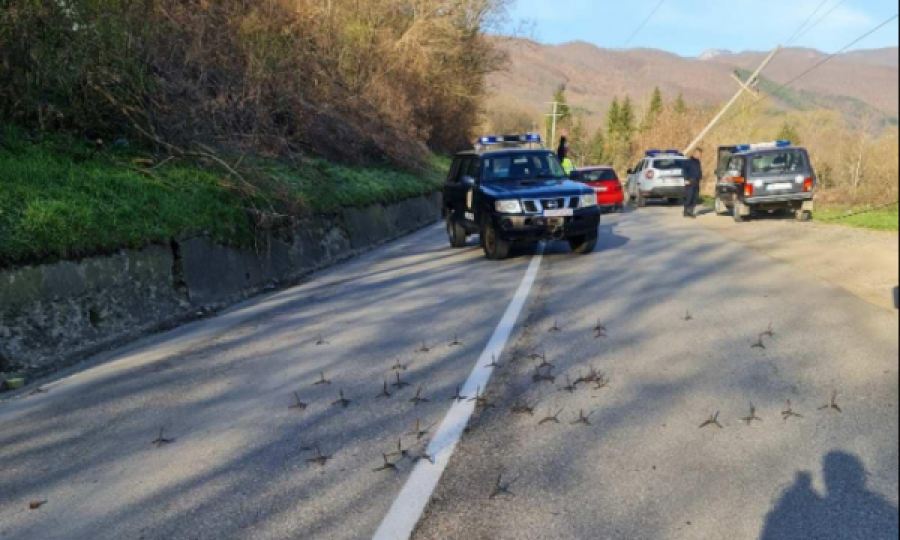 Policia u sulmua katër herë brenda tri ditësh, prej ku erdhën sulmet dhe cili ishte reagimi i Hovenier, BE’së, dhe KFOR’it