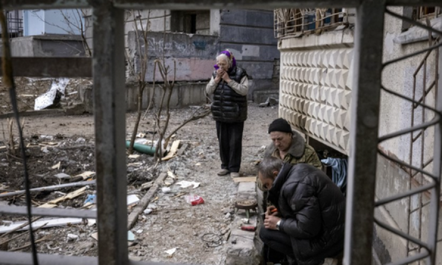 Bombardime në Kharkiv, të paktën 5 viktima e 13 të plagosur