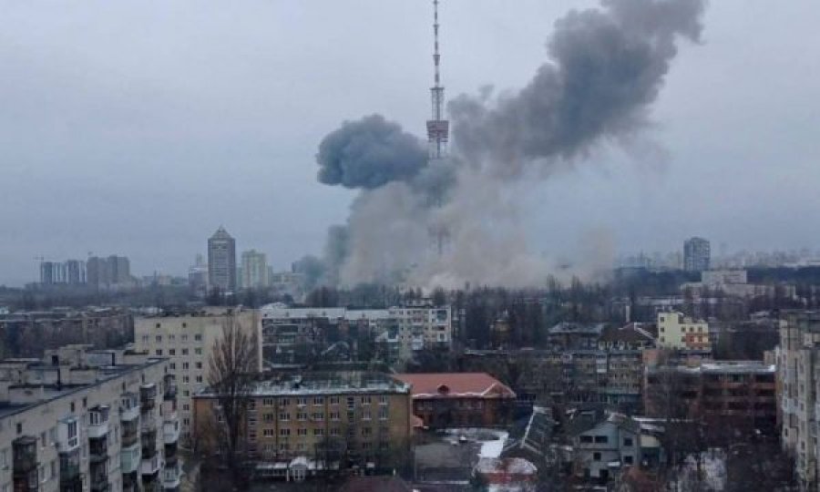 Rusia godet Kievin dhe Lvivin, ndërsa intensifikon ofensivën ndaj Mariupolit