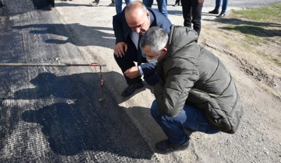 Nëntë milionë euro për kontrata njëburimore, Durmishi deklarohet edhe në Facebook